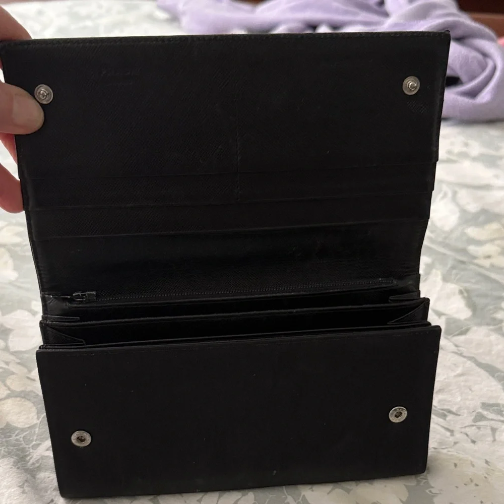 Authentic Vintage Prada Black nylon wallet. Leather inside - Miranda Approved! - Picture 3 of 5